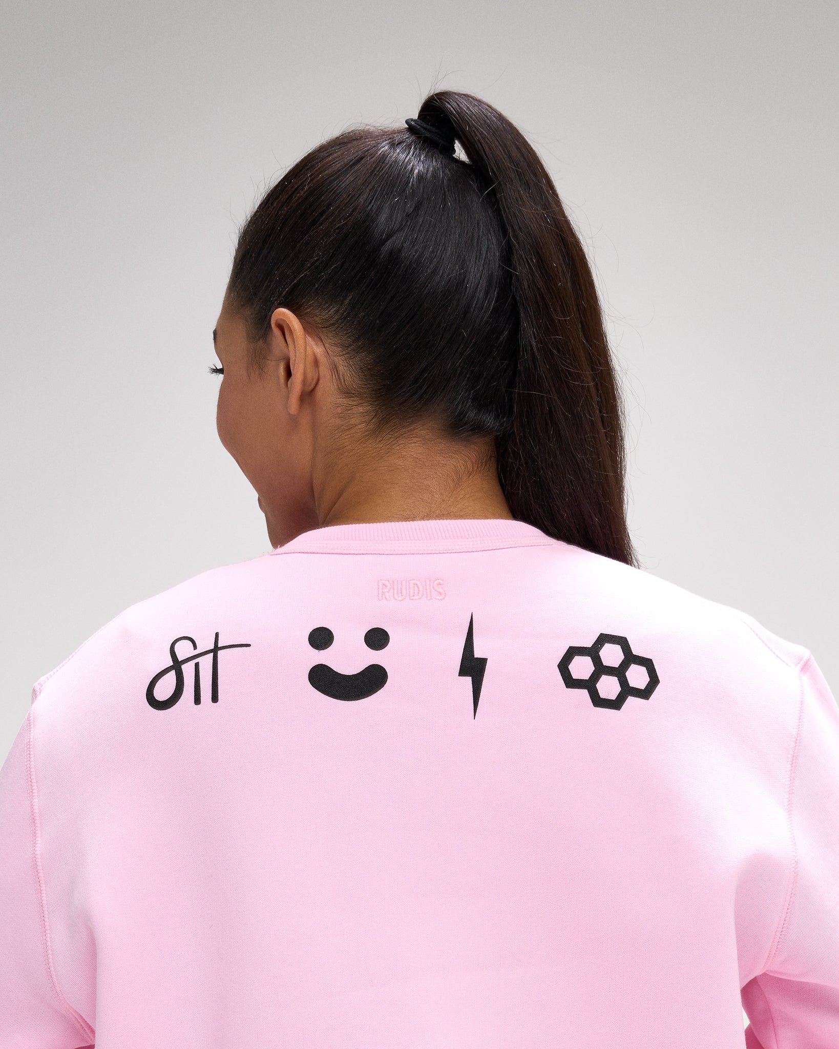 Sarah Hildebrandt Crew – Classic. Confident. | RUDIS | RUDIS