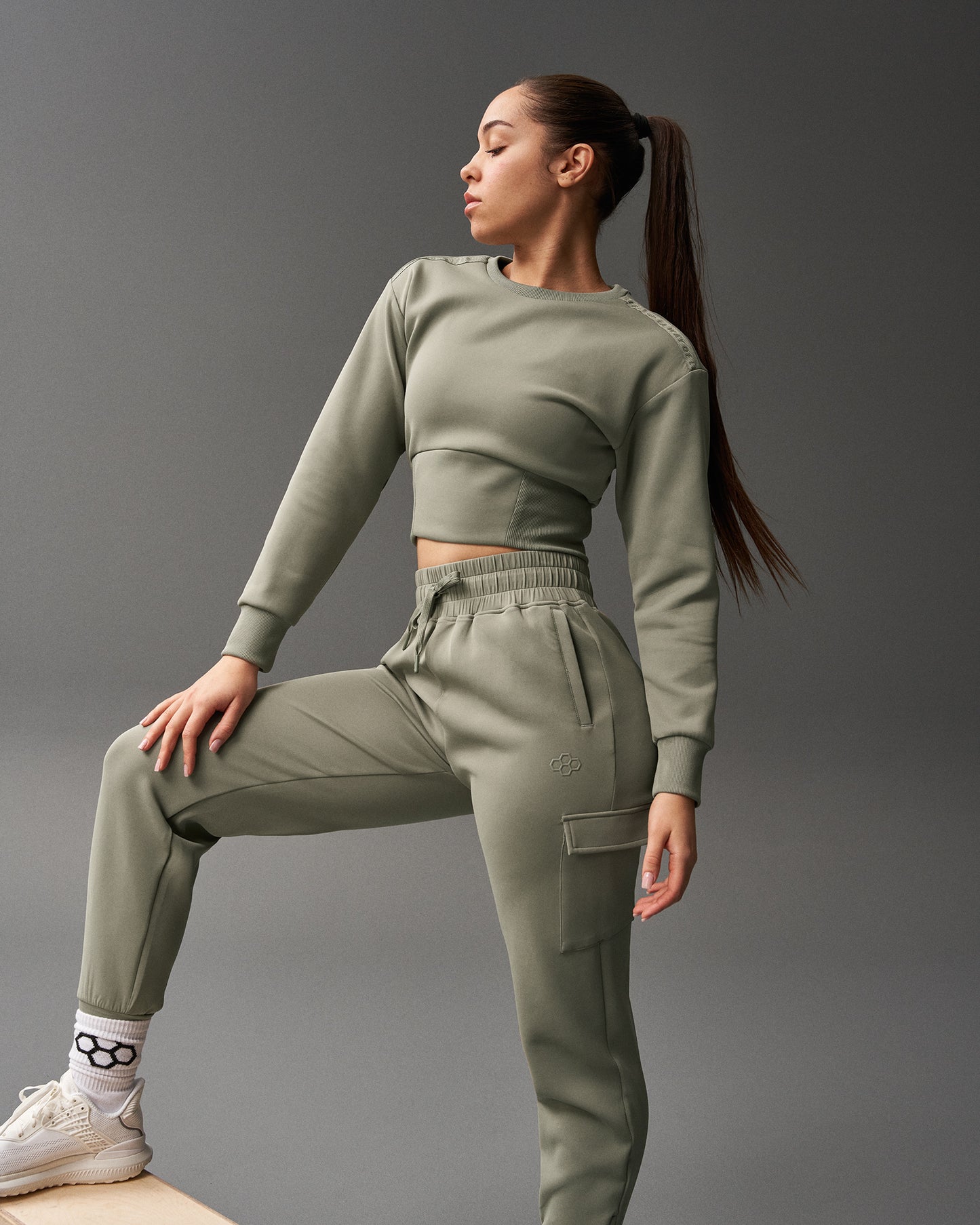 COOL-FEEL Women's Fitted Crew - Olive