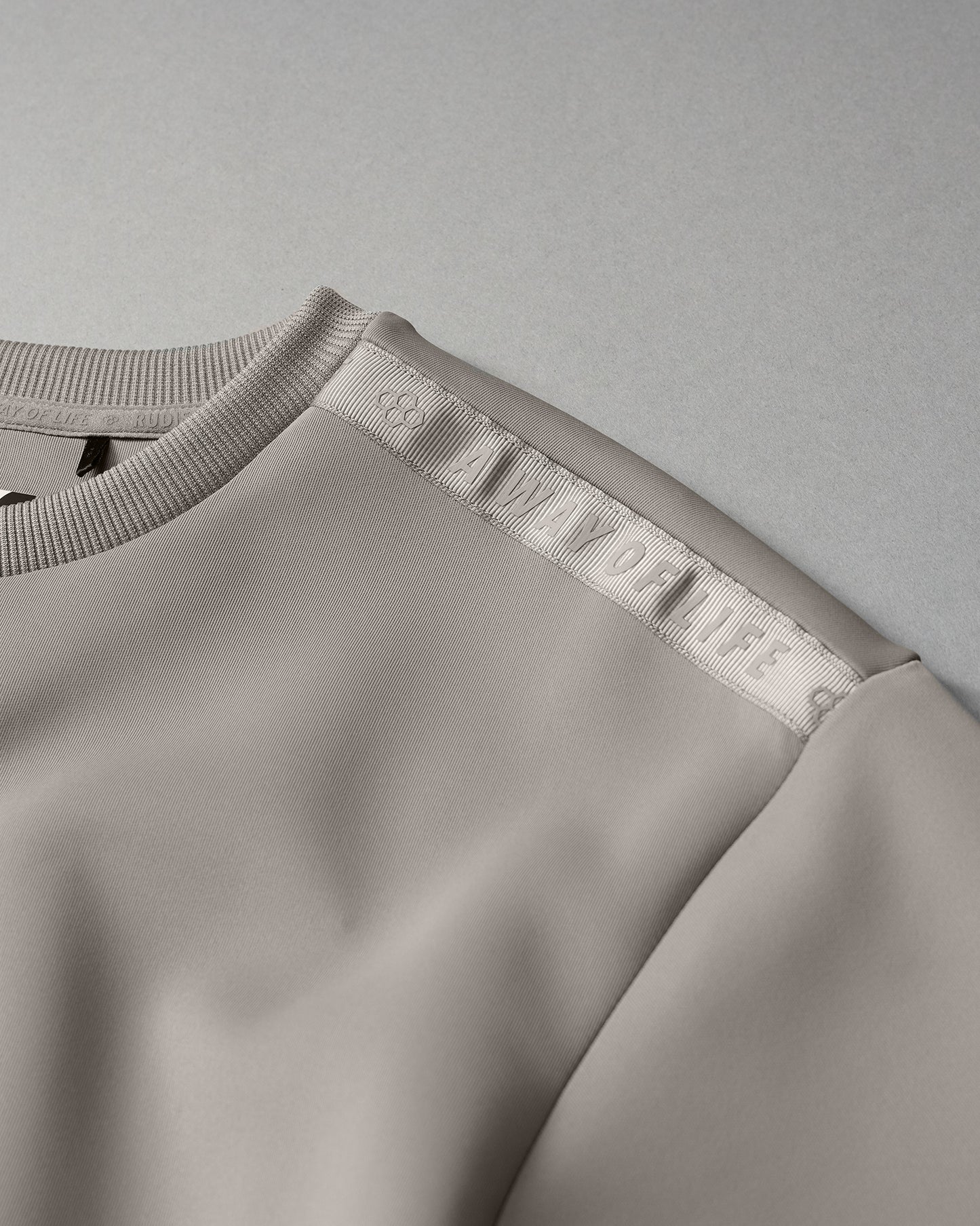 COOL-FEEL Women's Fitted Crew - ROGER