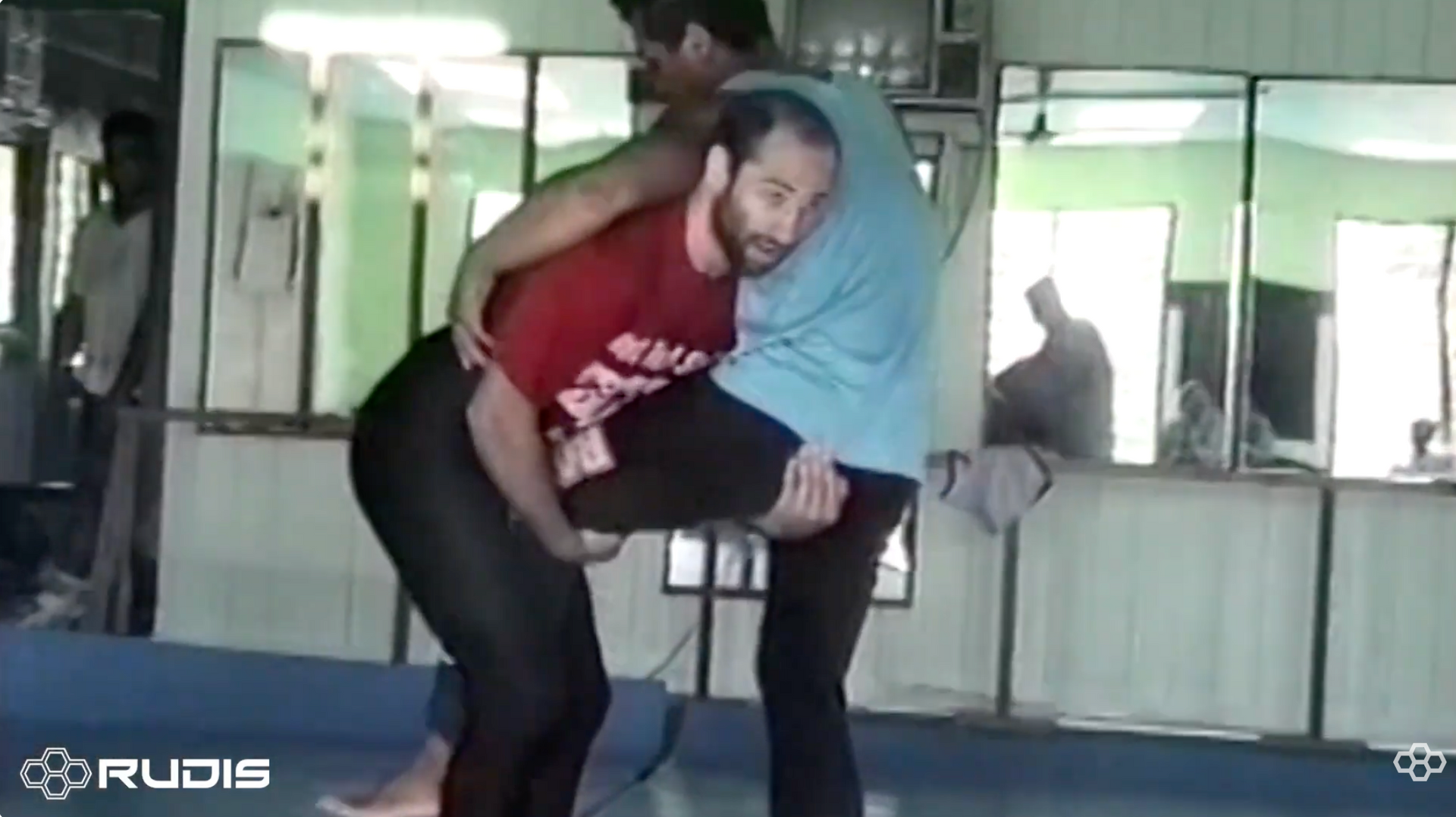 I18n Error: Missing interpolation value "description" for "Load video: {{ description }}"