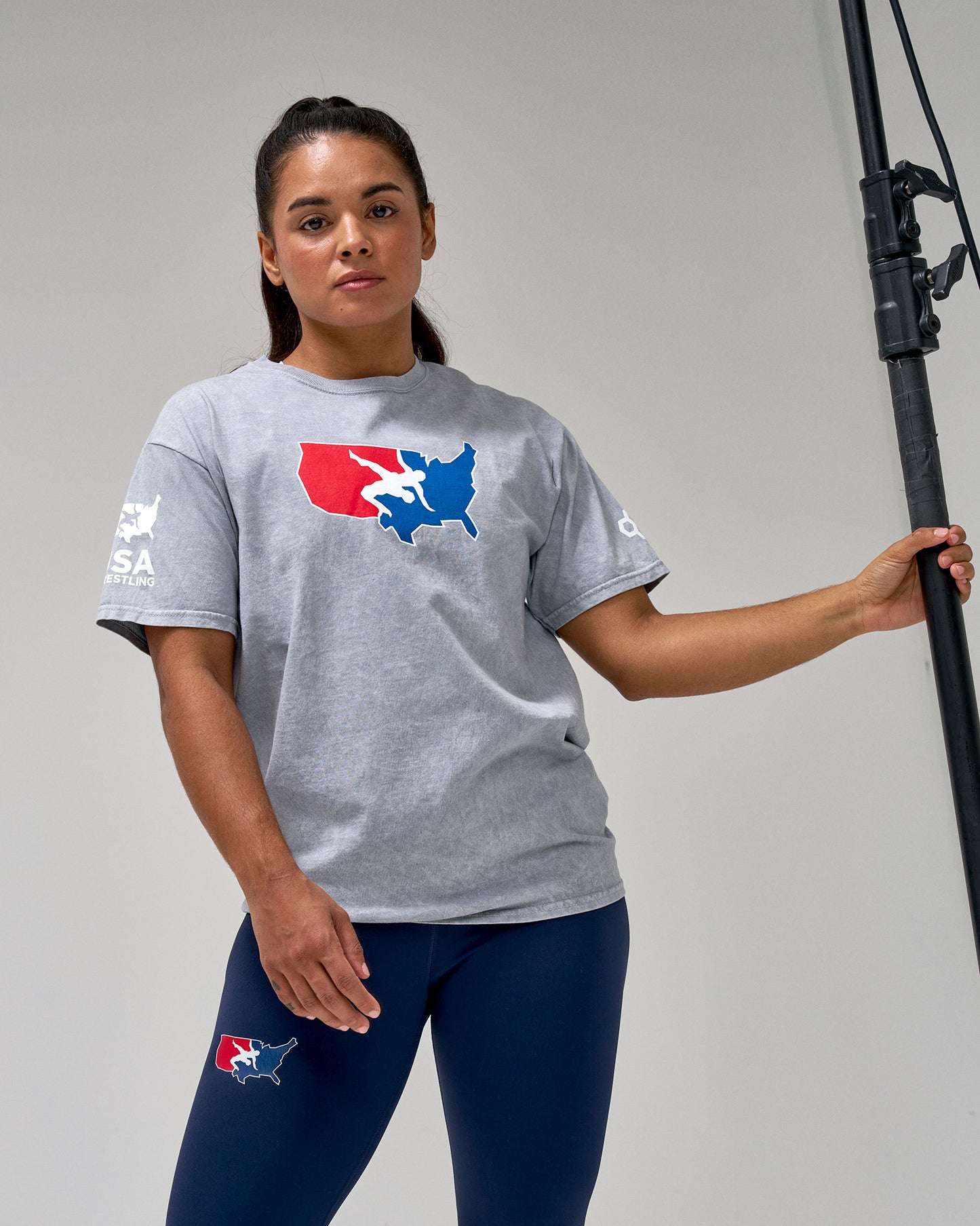 T-shirt épais délavé à l'acide avec logo de l'équipe de catch américaine